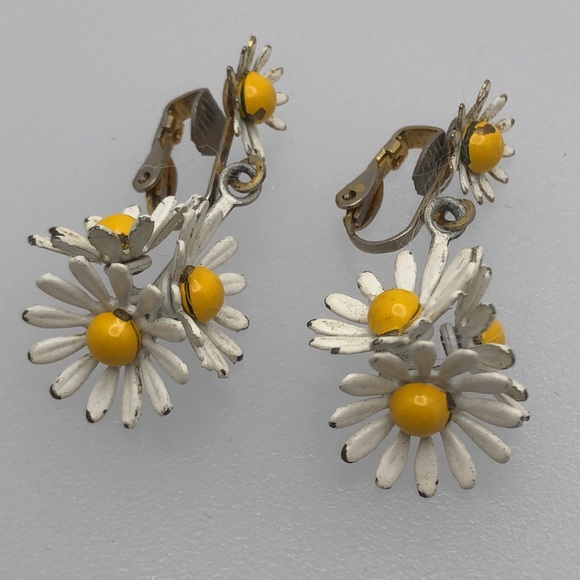 VTG Very Pretty Daisies Dangling Clip-ons - Picture 4 of 6